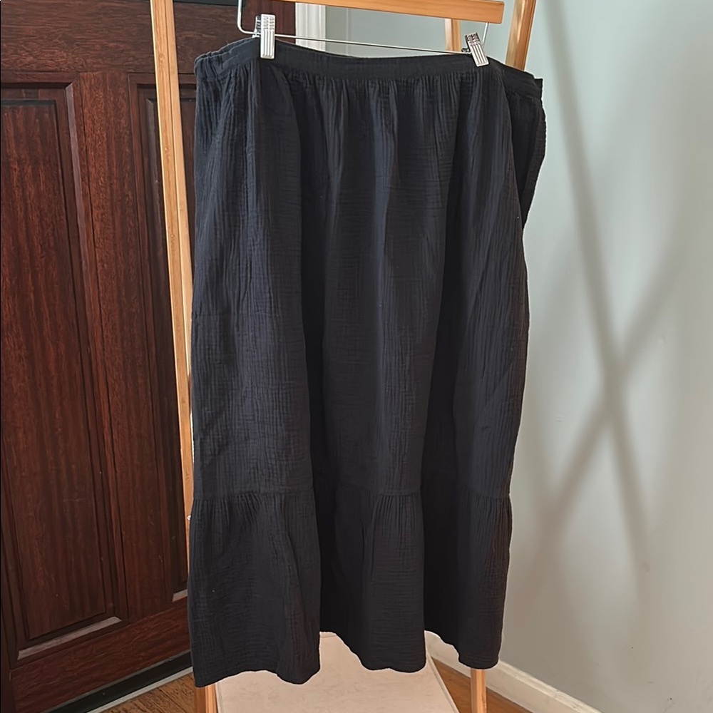 ✳️Banana Republic XL Black Gauze Skirt✳️